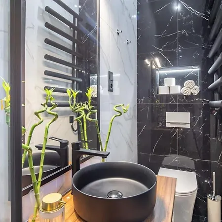 Extreme Modern Luxury With Balcony בודפשט